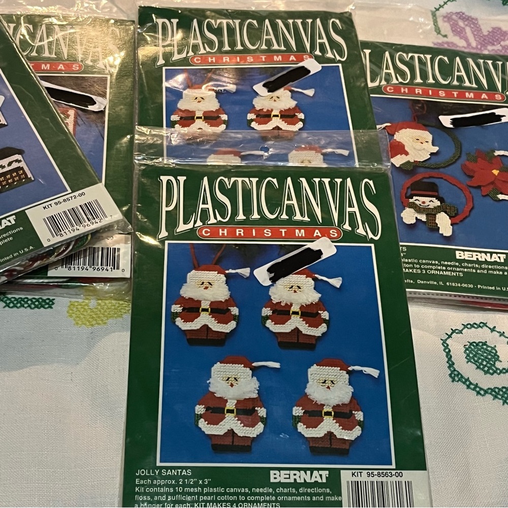 Bernat Plastic Canvas Christmas  Ornament’s 1993 New 5 Packages Unopened Vintage